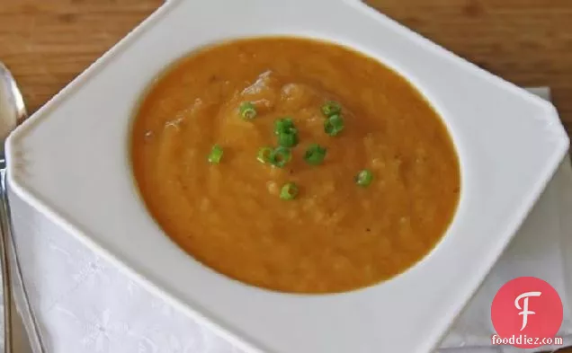 मसालेदार श्रीराचा-आलू-लीक सूप
