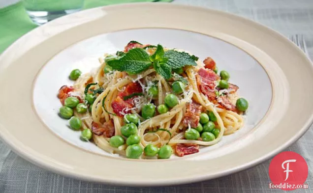 Spaghetti alla Carbonara with Peas