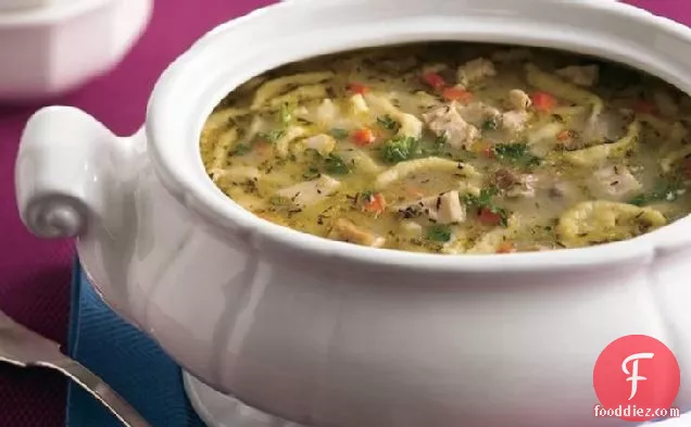 तुर्की-स्पाएट्ज़ल सूप