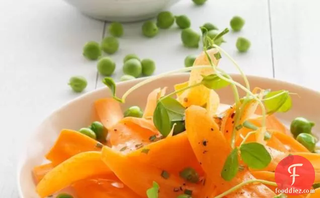 ताजा गाजर, मटर और पुदीना सलाद रेसिपी