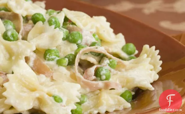 Farfalle With Prosciutto and Green Peas