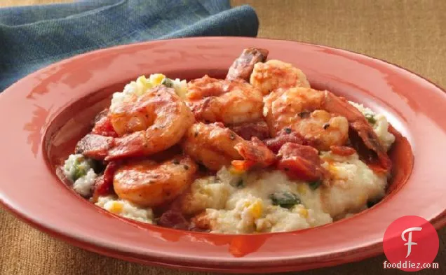 मलाईदार जई का आटा के साथ धुएँ के रंग का झींगा