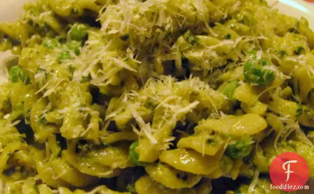 Pesto, Peas, And Pasta Salad