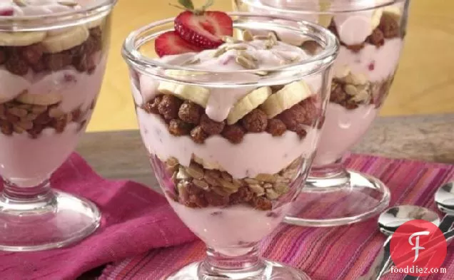 Crunchy Banana-Strawberry Parfaits