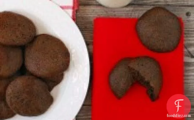 बड़े, मुलायम, लगभग वसा मुक्त चॉकलेट कुकीज़