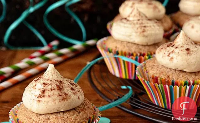 Snickerdoodle Cupcakes with Brown Sugar & Cinnamon Buttercream