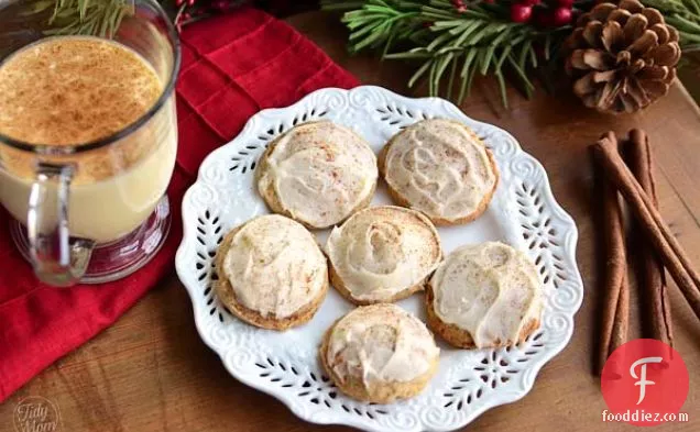 {Spiked} Eggnog Cookies with Buttercream Eggnog Frosting