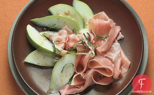 Pear Wedges with Prosciutto and Mint