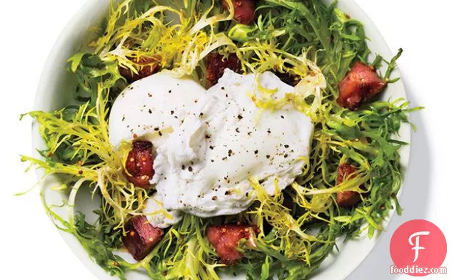 पोच्ड अंडे का सफेद भाग, टर्की बेकन सलाद