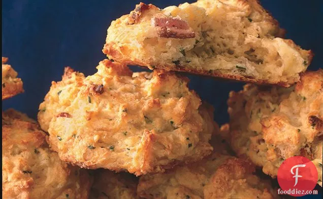 Cheddar, Bacon, and Fresh Chive Biscuits