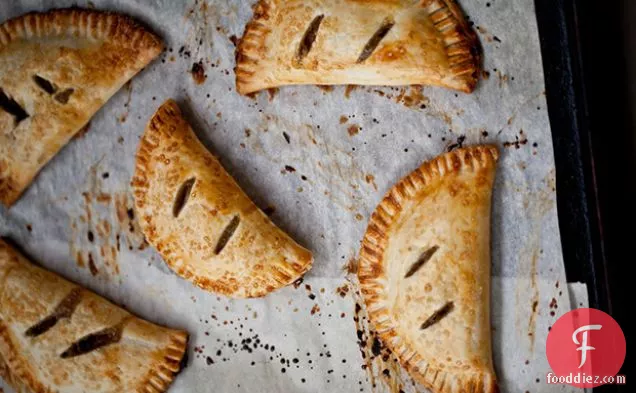 Spiced Pear Hand Pies