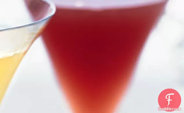 Pomegranate-Ginger Champagne Cocktail