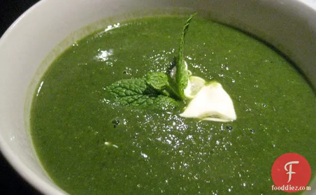 Pea & Spinach Soup With Tarragon & Thyme