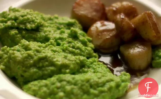Scallops with Thai-Scented Pea Puree