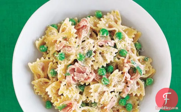 Pasta with Peas, Ham and Parmesan Cheese
