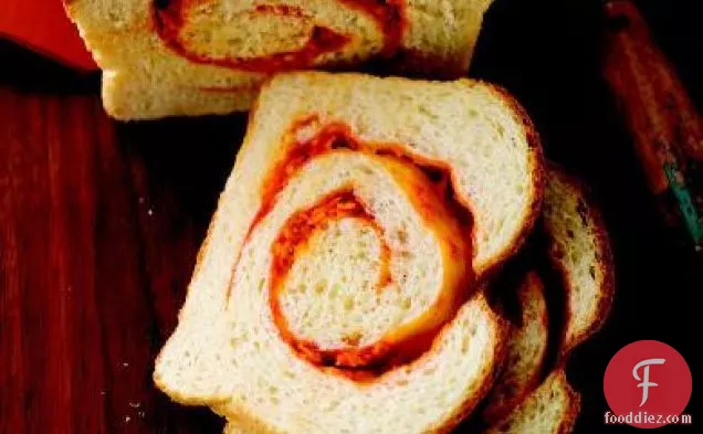 Cheddar-Sriracha Swirl Bread
