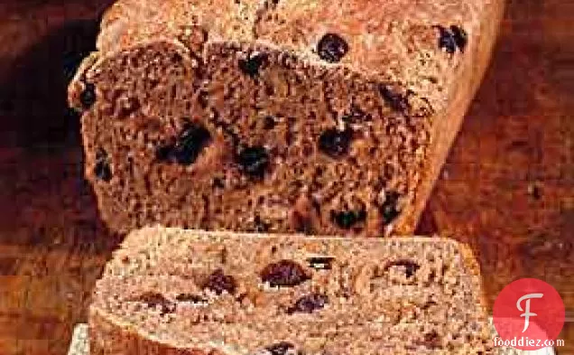 Whole Wheat Bread with Raisins and Walnuts