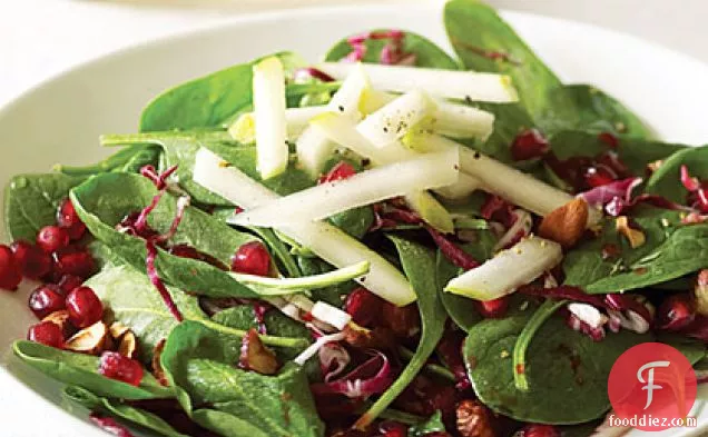 Spinach Pomegranate Salad With Pears and Hazelnuts
