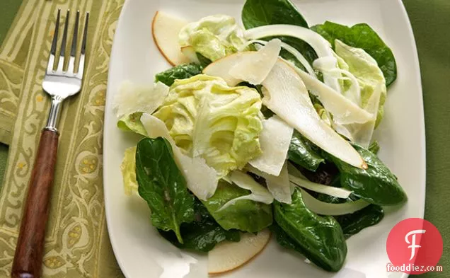 Pear and Spinach Salad with Parmesan Vinaigrette