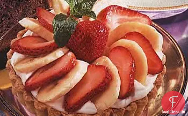 White Chocolate Tartlets with Strawberries and Bananas