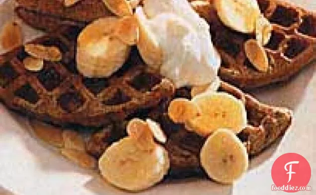 Power Waffles with Yogurt, Bananas and Almonds