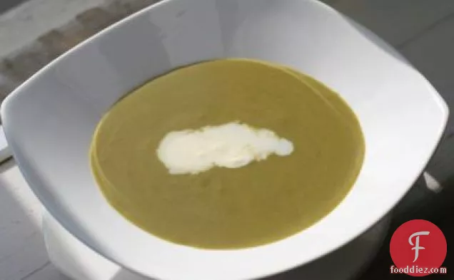 फ्रेंच स्टाइल सॉरेल सूप