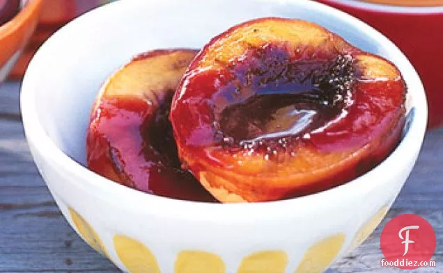 Grilled Peaches with Fresh Raspberry Sauce