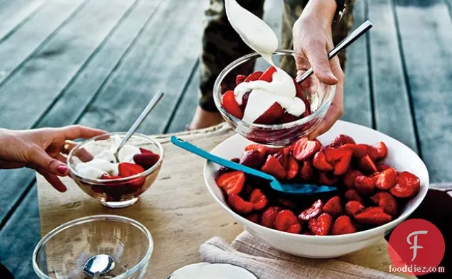 Strawberries with Chamomile Cream
