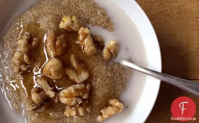 Breakfast Amaranth With Walnuts and Honey