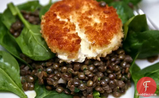 Dinner Tonight: Spinach Salad with Lentils and Crispy Goat Cheese