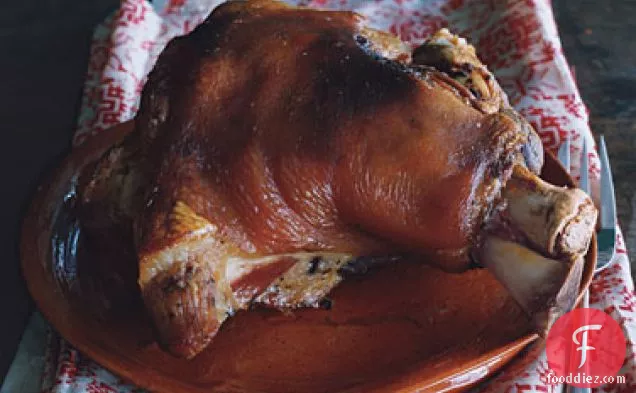 लहसुन भुना हुआ पोर्क कंधे