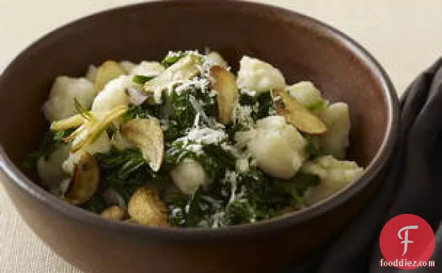 Less Than 15 Minutes Spinach With Gnocchi And Garlic Chips