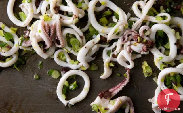 कैलामारी-जैतून का सलाद