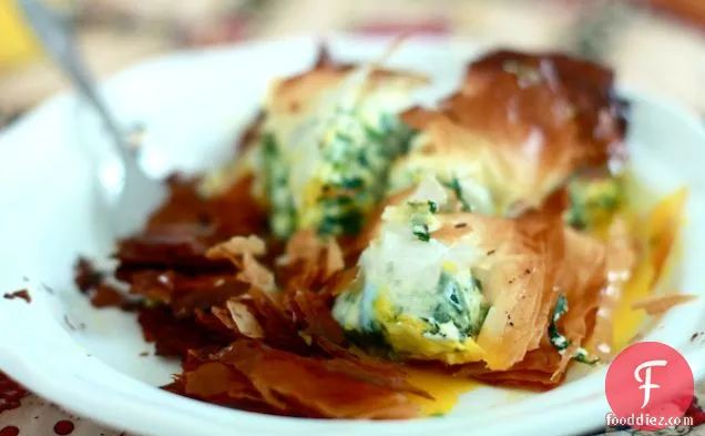 Phyllo Squares With Baked Egg, Spinach And Cheese
