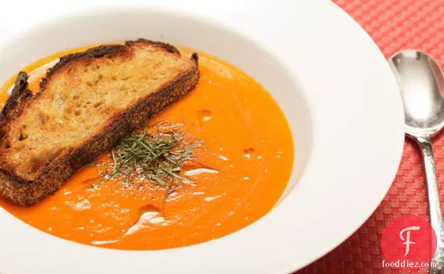 15 मिनट का मलाईदार टमाटर का सूप (शाकाहारी)
