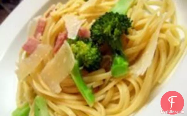 Meat Lite: Spaghetti with Garlic, Broccoli, and Ham