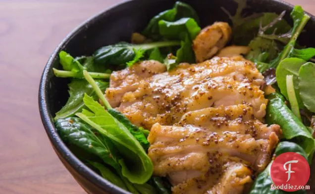 शहद सरसों ड्रेसिंग के साथ ग्रील्ड चिकन