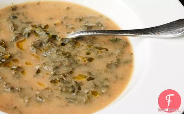 Vegan: Smoky Charred Cauliflower and Potato Soup with Kale