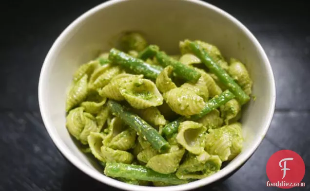 Pasta With Spinach Pesto And Haricots Verts