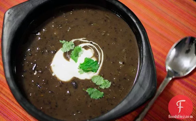 30 मिनट का ब्लैक बीन सूप