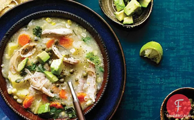 आलू, मक्का और चिकन स्टू (अजियाको)