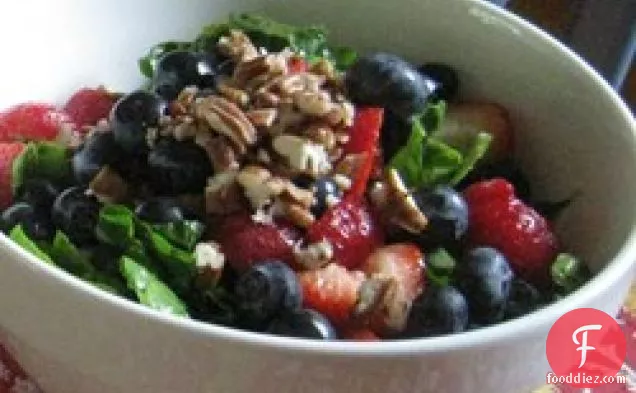 Spinach Salad With Berries And Curry Dressing