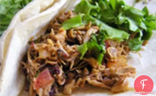 डिनर टुनाइट: चिपोटल चिकन सलाद टैकोस