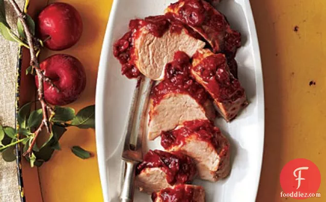 बेर बारबेक्यू सॉस के साथ रोस्ट पोर्क टेंडरलॉइन