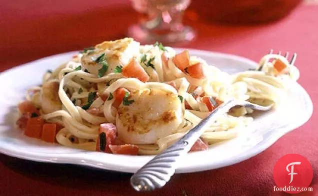 Pan-Seared Scallops on Linguine with Tomato-Cream Sauce