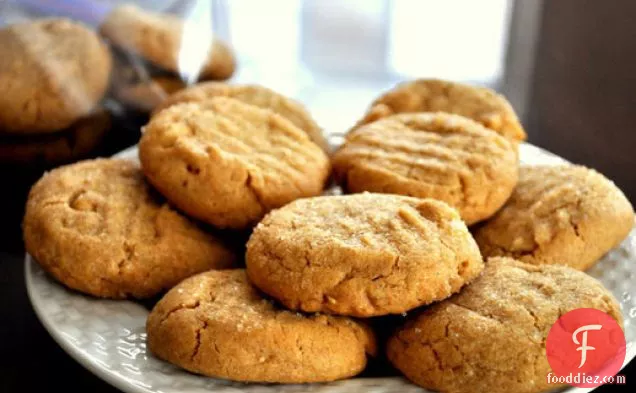 Soft and Crunchy Peanut Butter Cookies