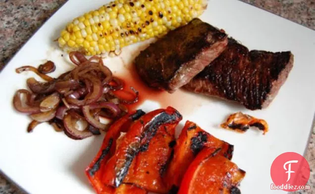 ग्लॉसी से खाना बनाना: ग्रील्ड स्कर्ट स्टेक और काली मिर्च सैंडविच