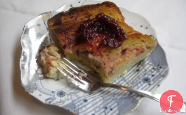 Sunday Brunch: Cranberry Baked French Toast