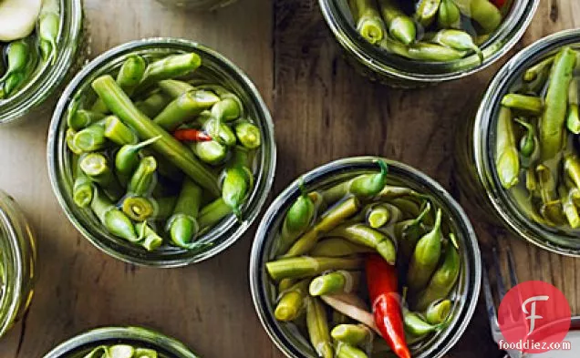Ginger and Chile Pickled Green Beans