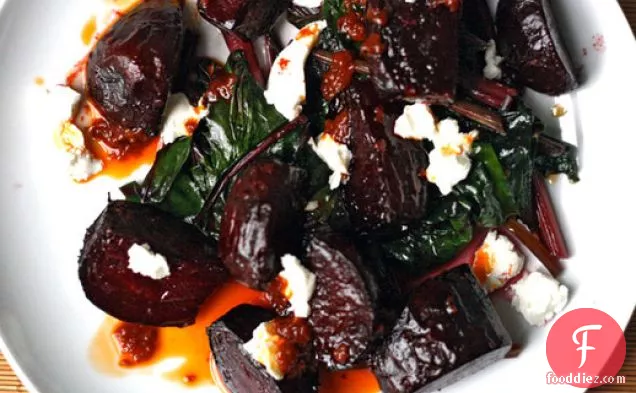 Dinner Tonight: Roasted Beet Salad with Guajilo Chile Dressing